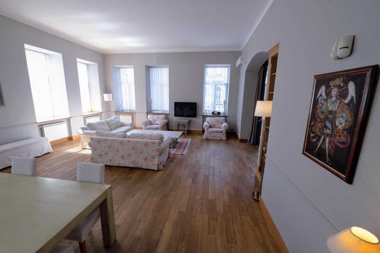Great 144 Sq.M. Apartment In The Center Of Kiev Dış mekan fotoğraf